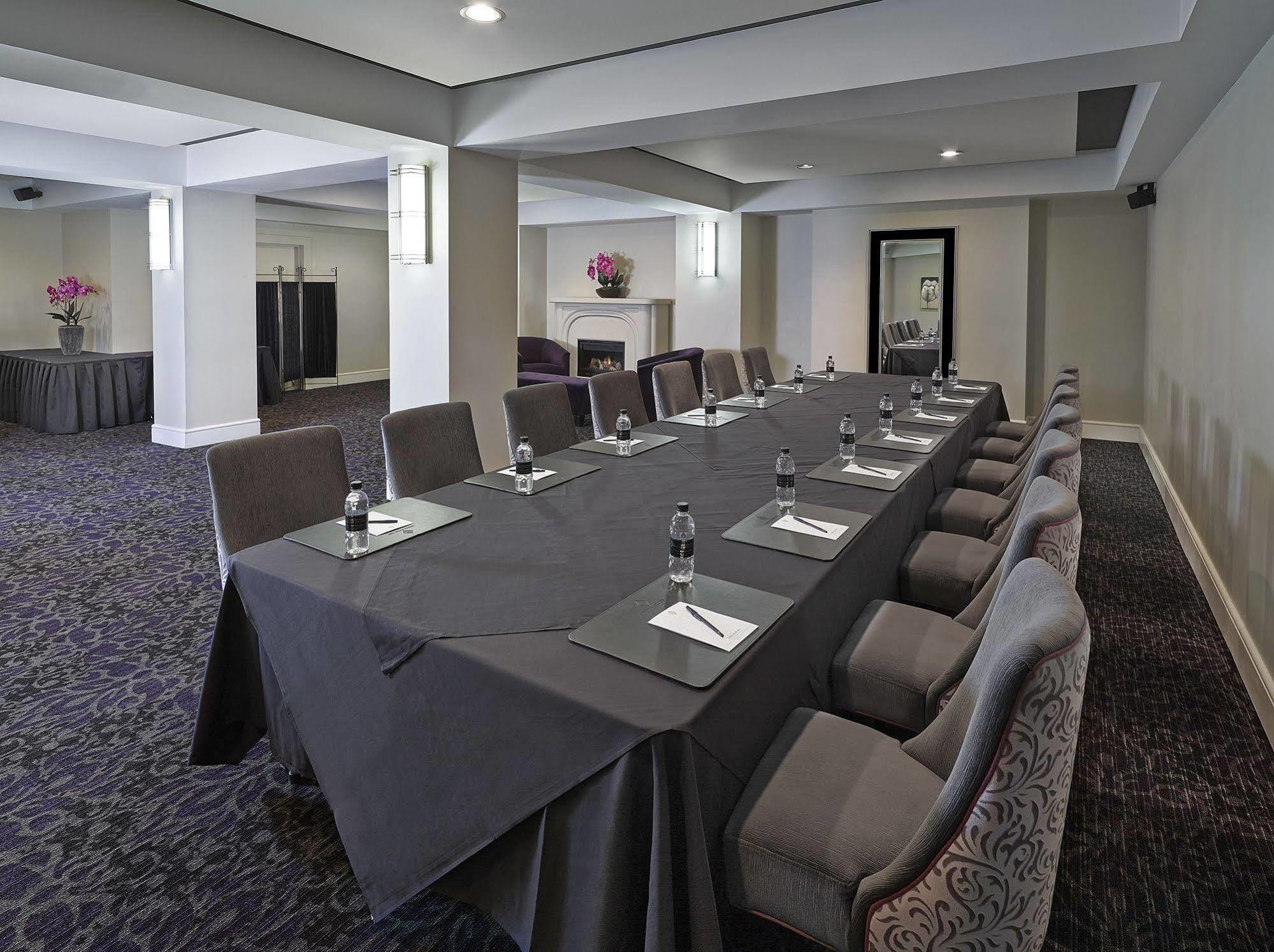 Union Bank Inn Эдмонтон Экстерьер фото